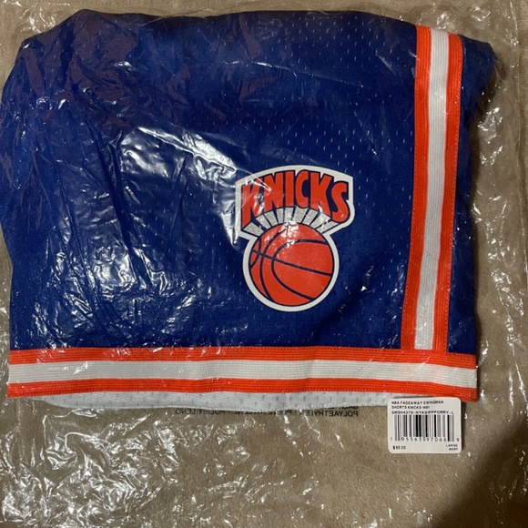 NBA New York Nicks  shorts - Picture 4 of 4